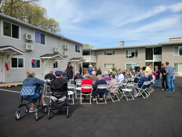 About Hope and Anchor Opera